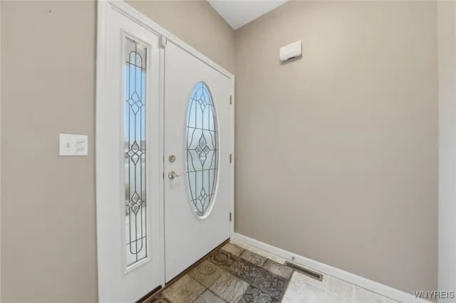 $379,900 | 4883 Waterford Place, Lockport Town, NY 14094