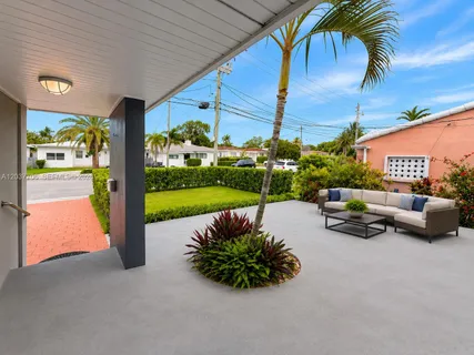 $1,595,000 | 9156 Froude Avenue, Surfside, FL 33154
