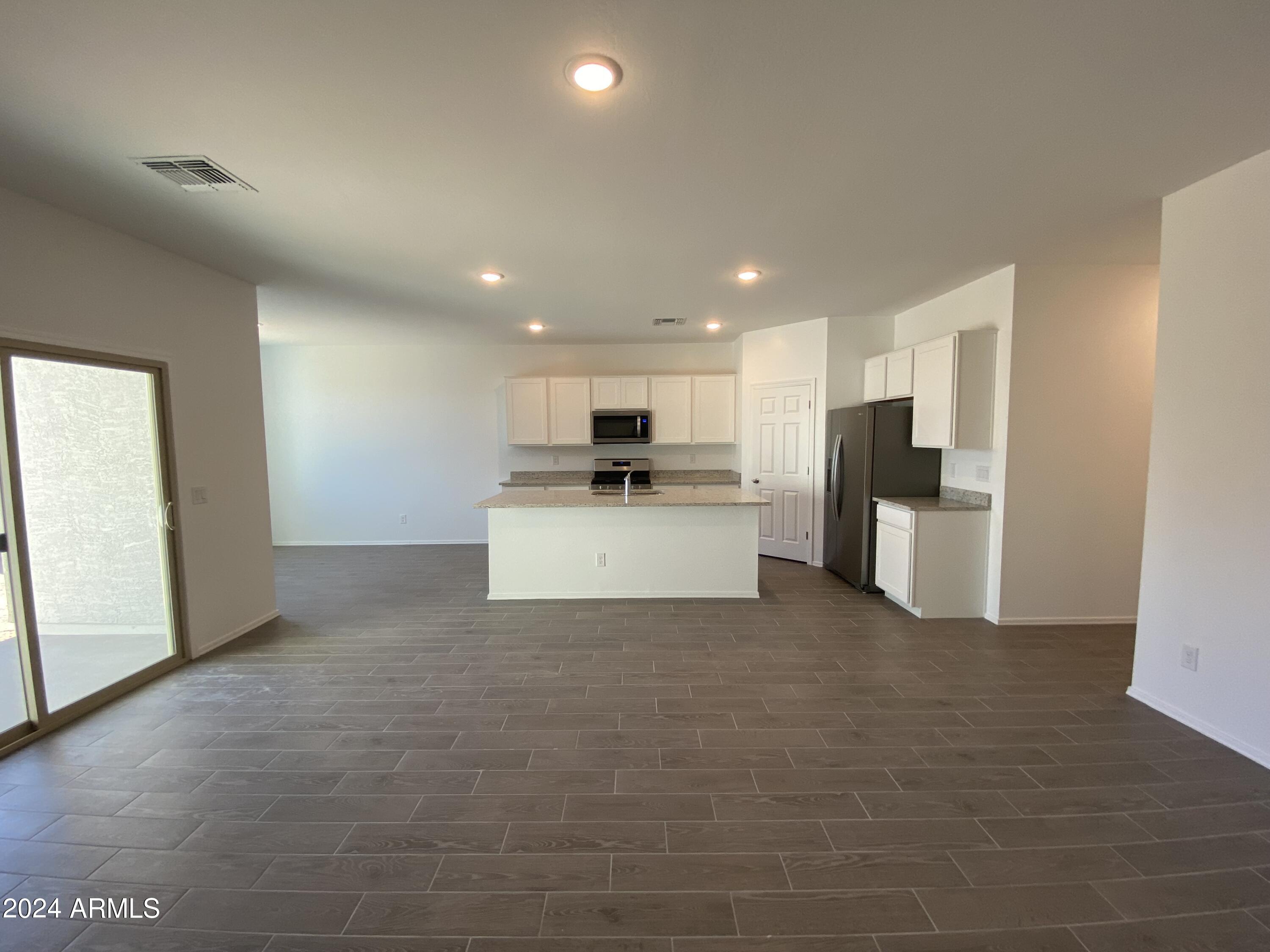 47831 West Moeller Road Maricopa, AZ 85139 - Photo 14 of 26 014 Kitchen