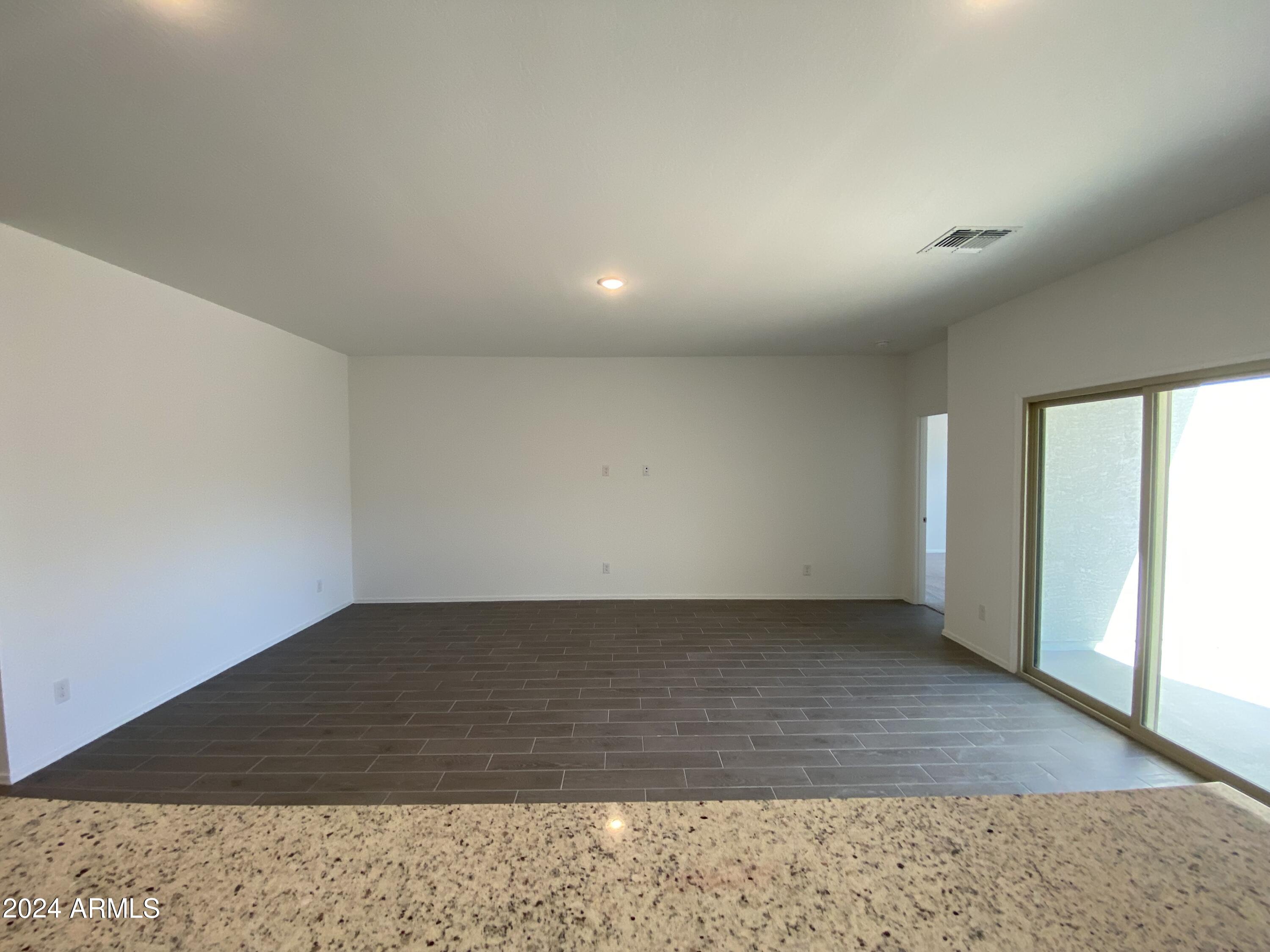 47831 West Moeller Road Maricopa, AZ 85139 - Photo 15 of 26 015 Greatroom