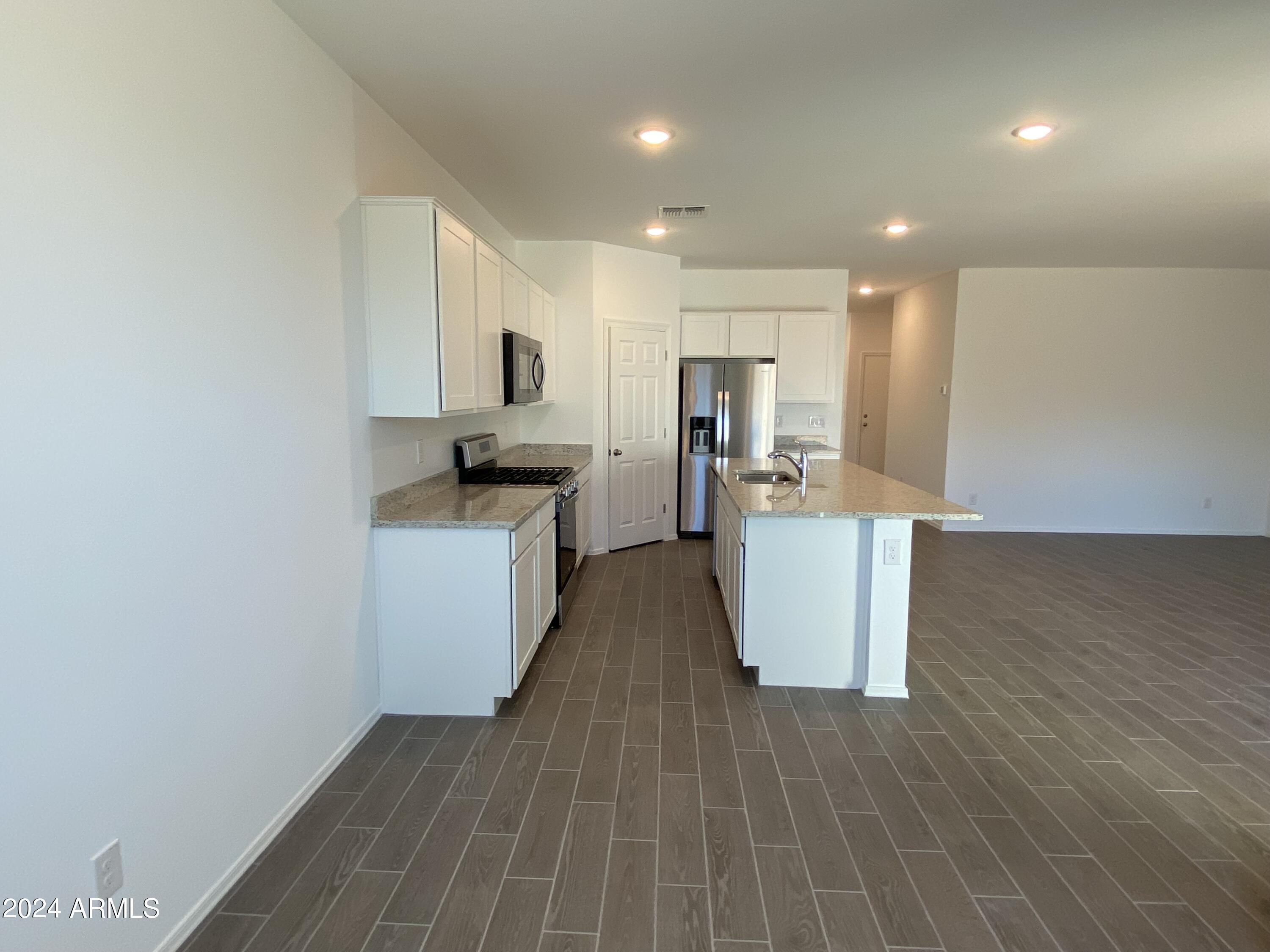 47831 West Moeller Road Maricopa, AZ 85139 - Photo 17 of 26 017 Kitchen