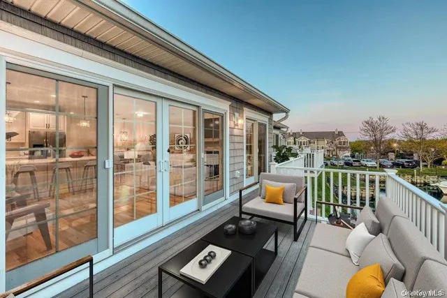 $889,000 | 8 Ocean Watch Court, Freeport, NY 11520