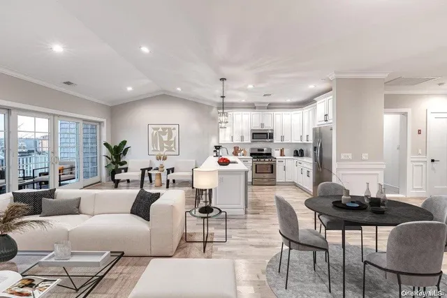 $889,000 | 8 Ocean Watch Court, Freeport, NY 11520