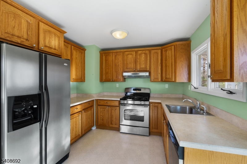 174 Baker Avenue Wharton, NJ 07885 - Photo 10 of 23