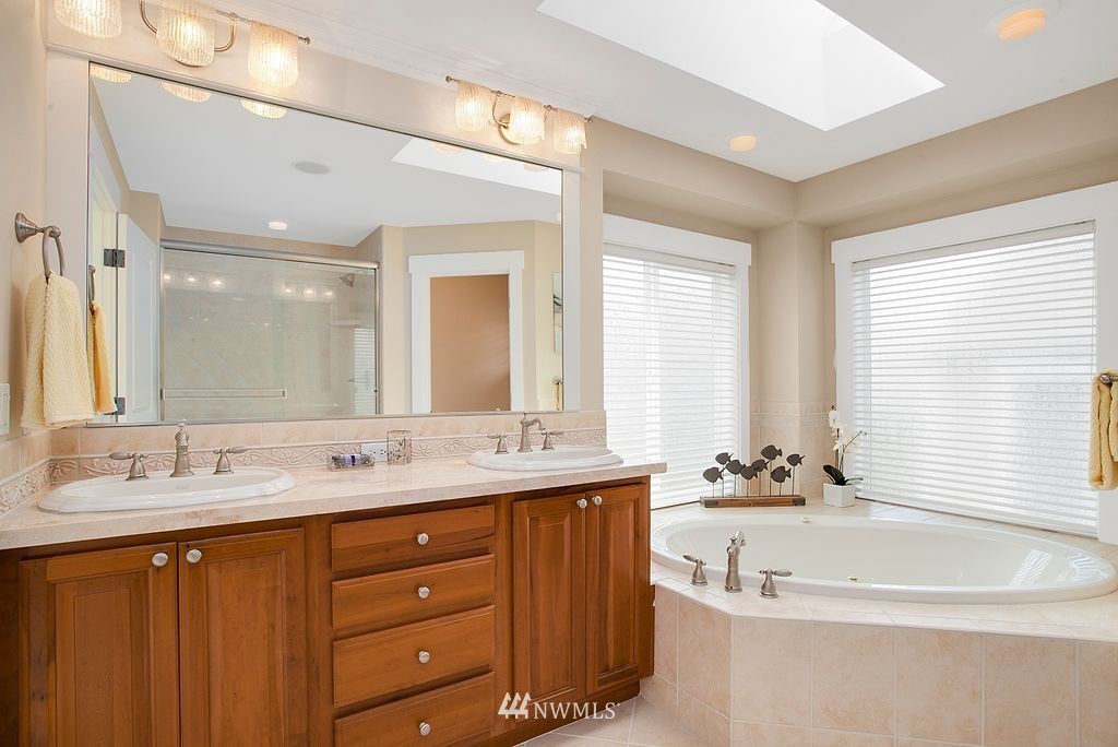 1833 Southeast 8th Street Renton, WA 98057 - Photo 21 of 32
