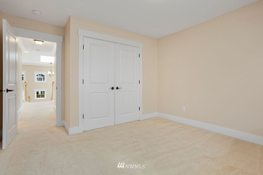 1833 Southeast 8th Street Renton, WA 98057 - Photo 23 of 32