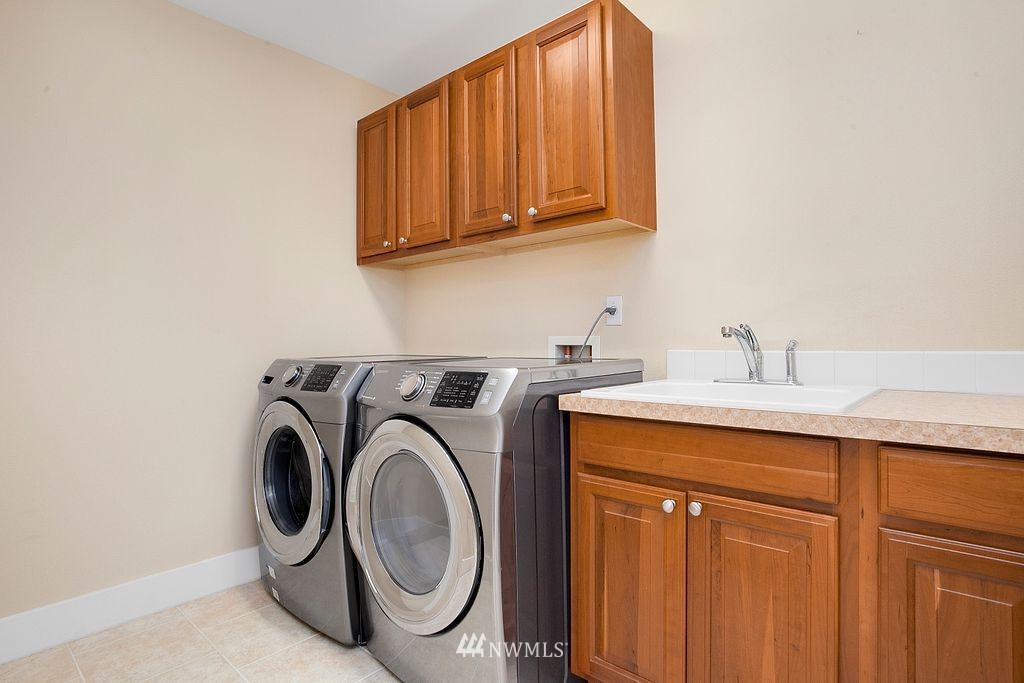 1833 Southeast 8th Street Renton, WA 98057 - Photo 25 of 32
