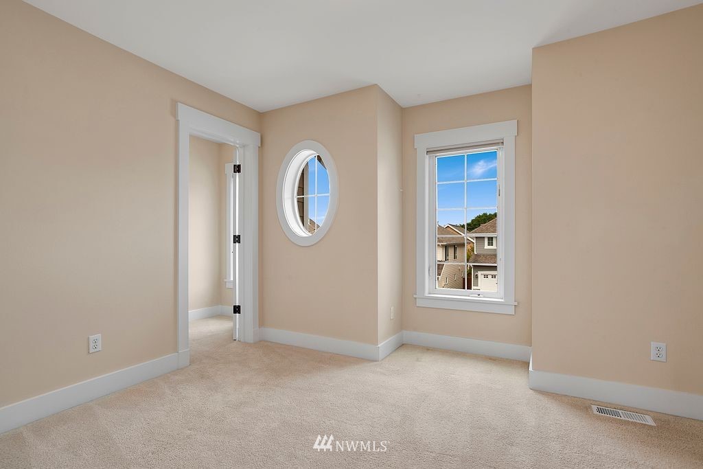 1833 Southeast 8th Street Renton, WA 98057 - Photo 27 of 32