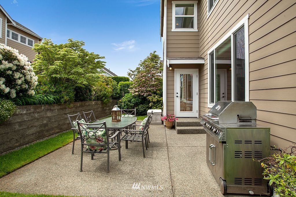1833 Southeast 8th Street Renton, WA 98057 - Photo 29 of 32