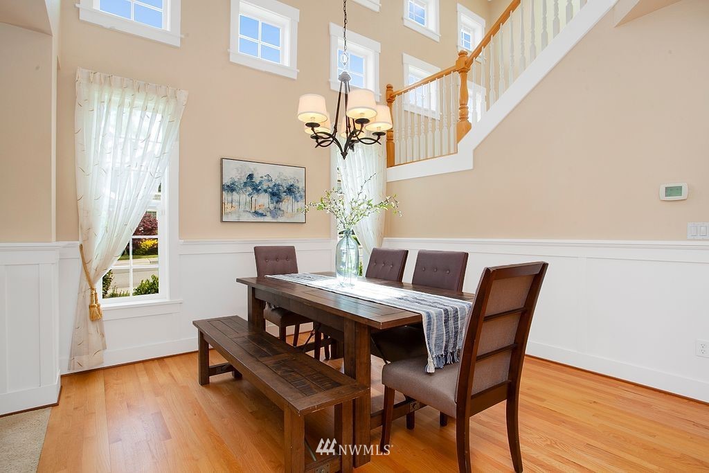 1833 Southeast 8th Street Renton, WA 98057 - Photo 4 of 32