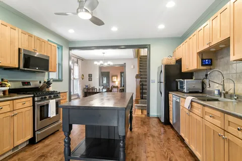 $564,000 | 123 Raymond Avenue, Barrington, IL 60010