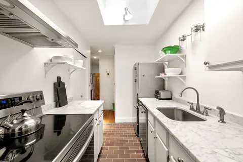 $849,000 | 277 Beacon Street, Unit 4A, Boston, MA 02116