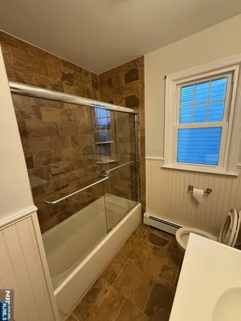 $2,200 | 651 10th Street, Lyndhurst, NJ 07071