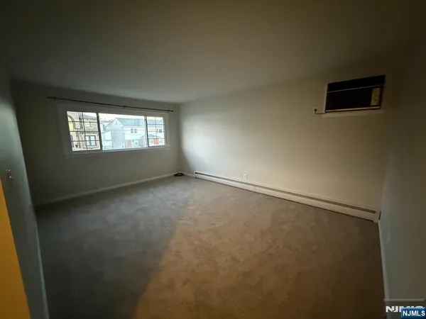 $2,200 | 651 10th Street, Lyndhurst, NJ 07071