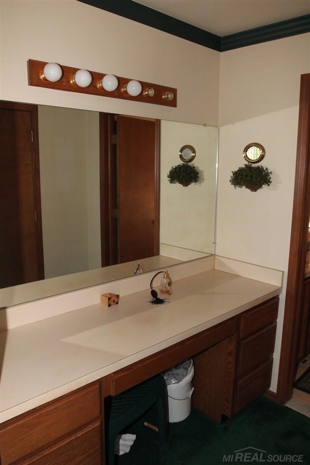 2112 Reagan Drive Rochester, MI 48309 - Photo 13 of 21