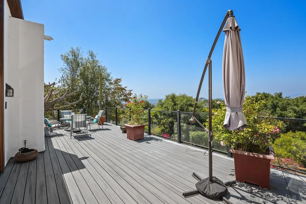 13622 Orchard Gate Road Poway, CA 92064 - Photo 10 of 40 a view of a terrace with sitting area