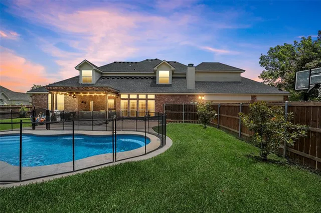 $775,000 | 319 Winding Creek Lane, McGregor, TX 76657