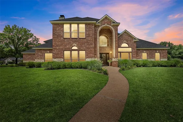 $775,000 | 319 Winding Creek Lane, McGregor, TX 76657