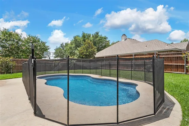 $775,000 | 319 Winding Creek Lane, McGregor, TX 76657