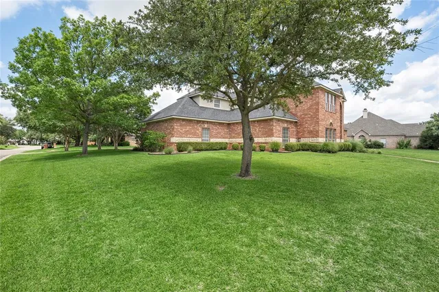 $775,000 | 319 Winding Creek Lane, McGregor, TX 76657