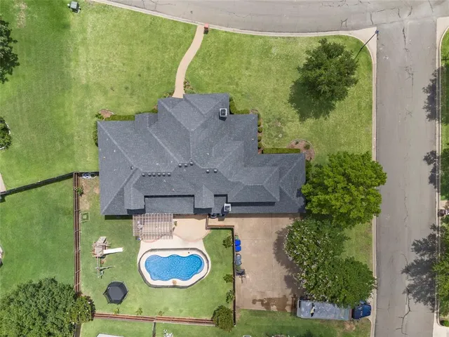 $775,000 | 319 Winding Creek Lane, McGregor, TX 76657
