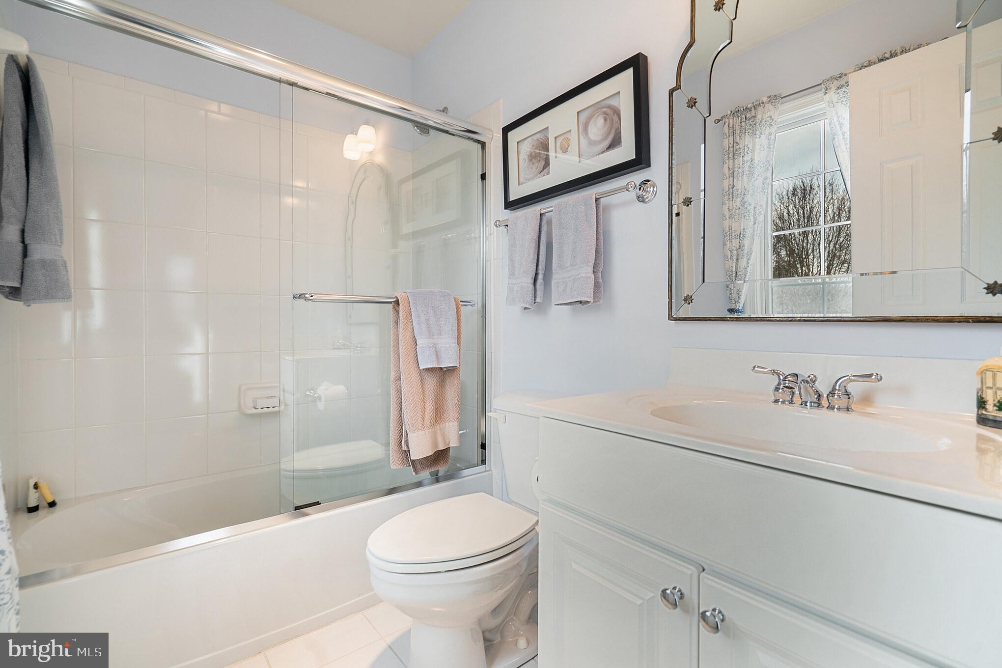 6508 Griffith Road Laytonsville, MD 20882 - Photo 23 of 35 en-suite Bathroom for Bedroom #2