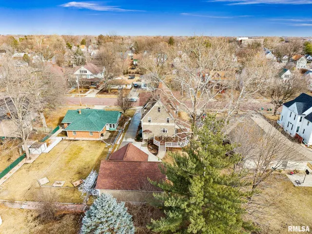 $420,000 | 968 North Broad Street, Galesburg, IL 61401