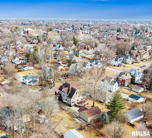 $420,000 | 968 North Broad Street, Galesburg, IL 61401