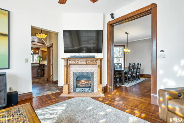 $420,000 | 968 North Broad Street, Galesburg, IL 61401