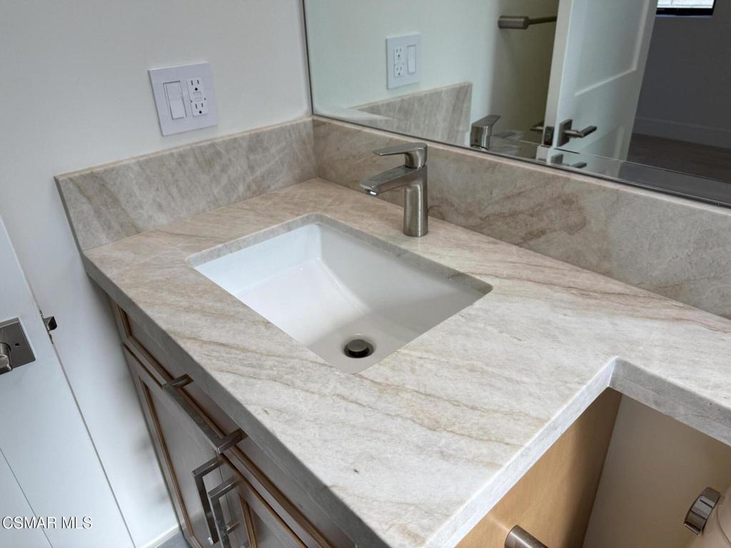 4245 Juneau Circle, Unit B Simi Valley, CA 93063 - Photo 8 of 17