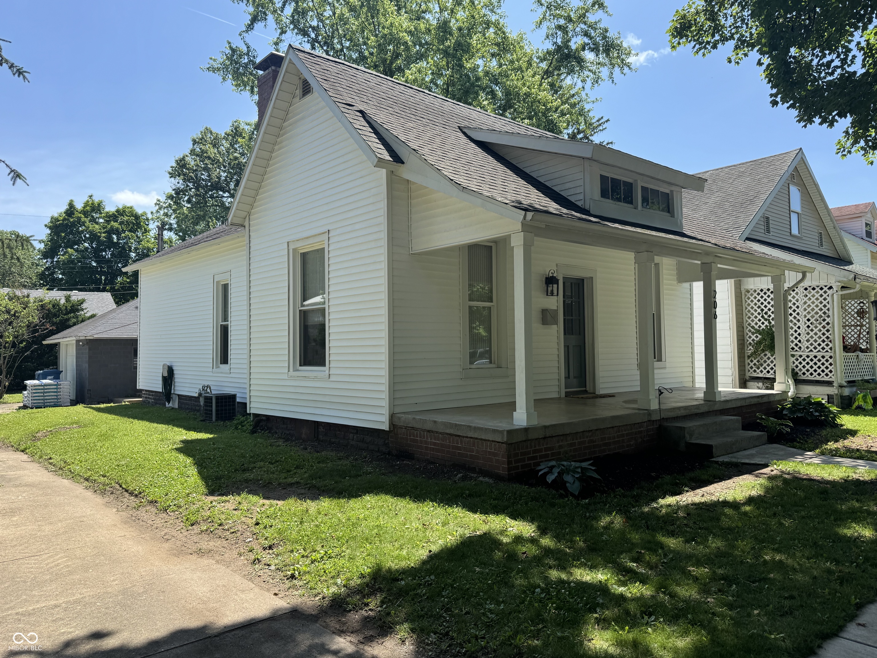 206 6th Street Covington, IN 47932 - Photo 2 of 18