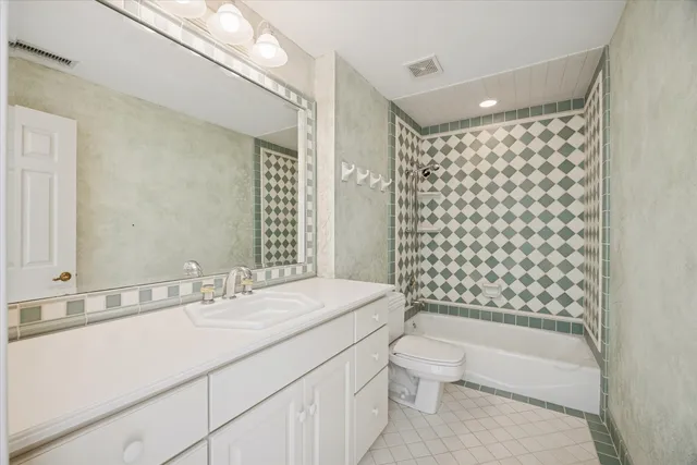 $2,499,000 | 15W260 62nd Street, Burr Ridge, IL 60527