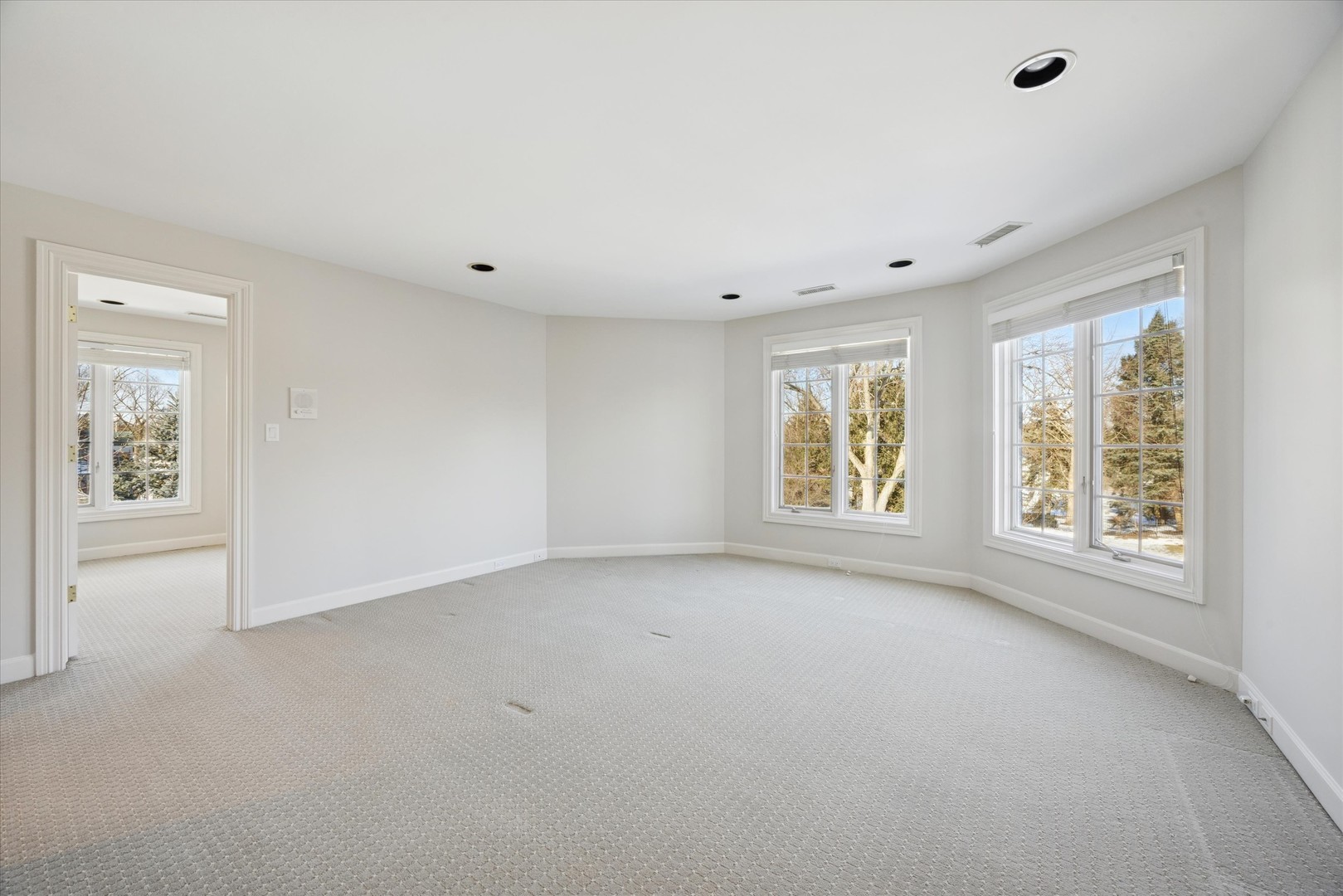 15W260 62nd Street Burr Ridge, IL 60527 - Photo 30 of 48 a view of an empty room with a window