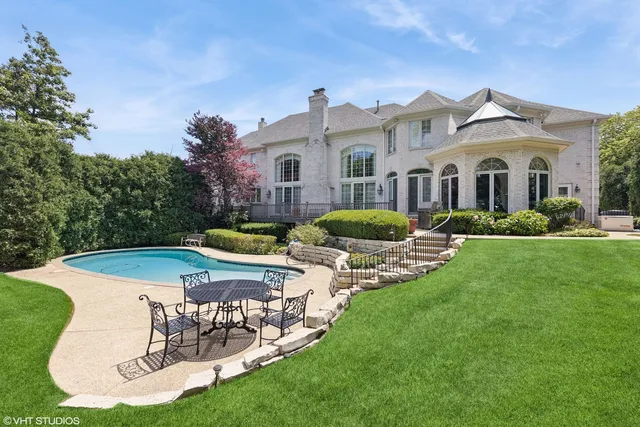 $2,499,000 | 15W260 62nd Street, Burr Ridge, IL 60527