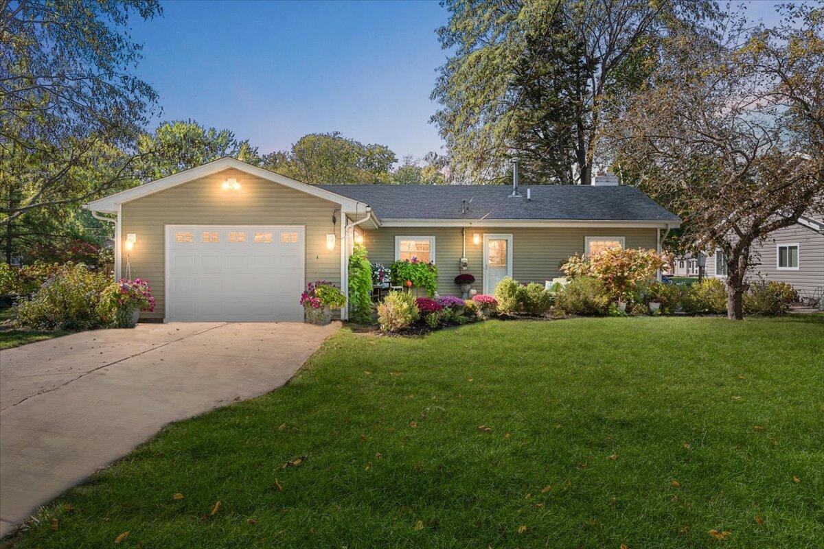 11040 Colony Pinckney, MI 48169 - Photo 1 of 45 01-11040 Colony-1