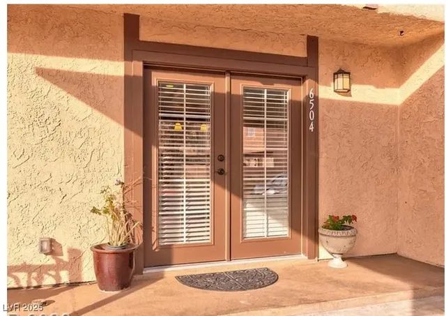 $1,700 | 6504 Ironbark Lane, Las Vegas, NV 89107