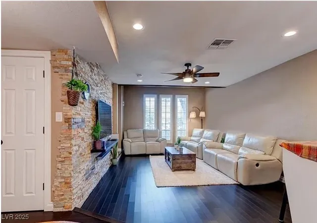 $1,700 | 6504 Ironbark Lane, Las Vegas, NV 89107