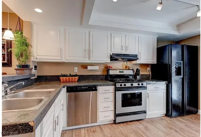 $1,700 | 6504 Ironbark Lane, Las Vegas, NV 89107