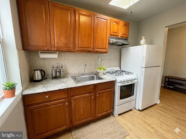 $950 | 420 West Ruscomb Street, Philadelphia, PA 19120