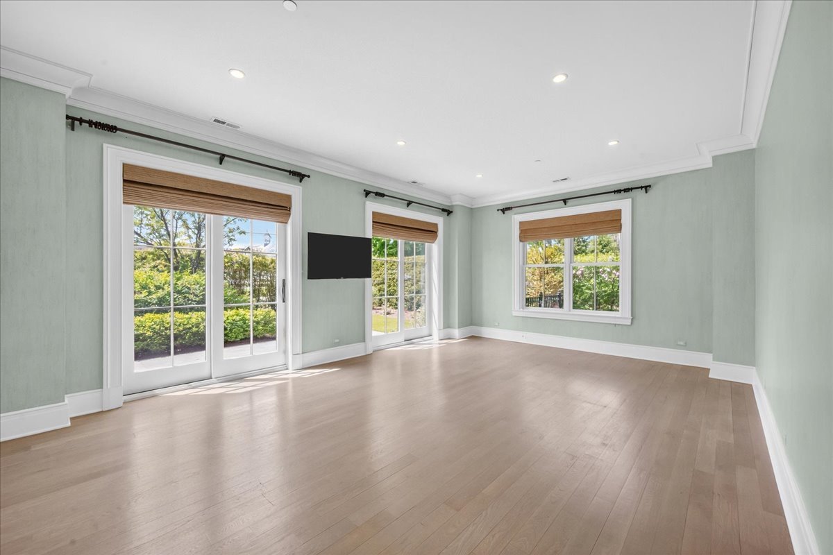 727 North McKinley Road, Unit 100 Lake Forest, IL 60045 - Photo 18 of 37 Gallery Image 18