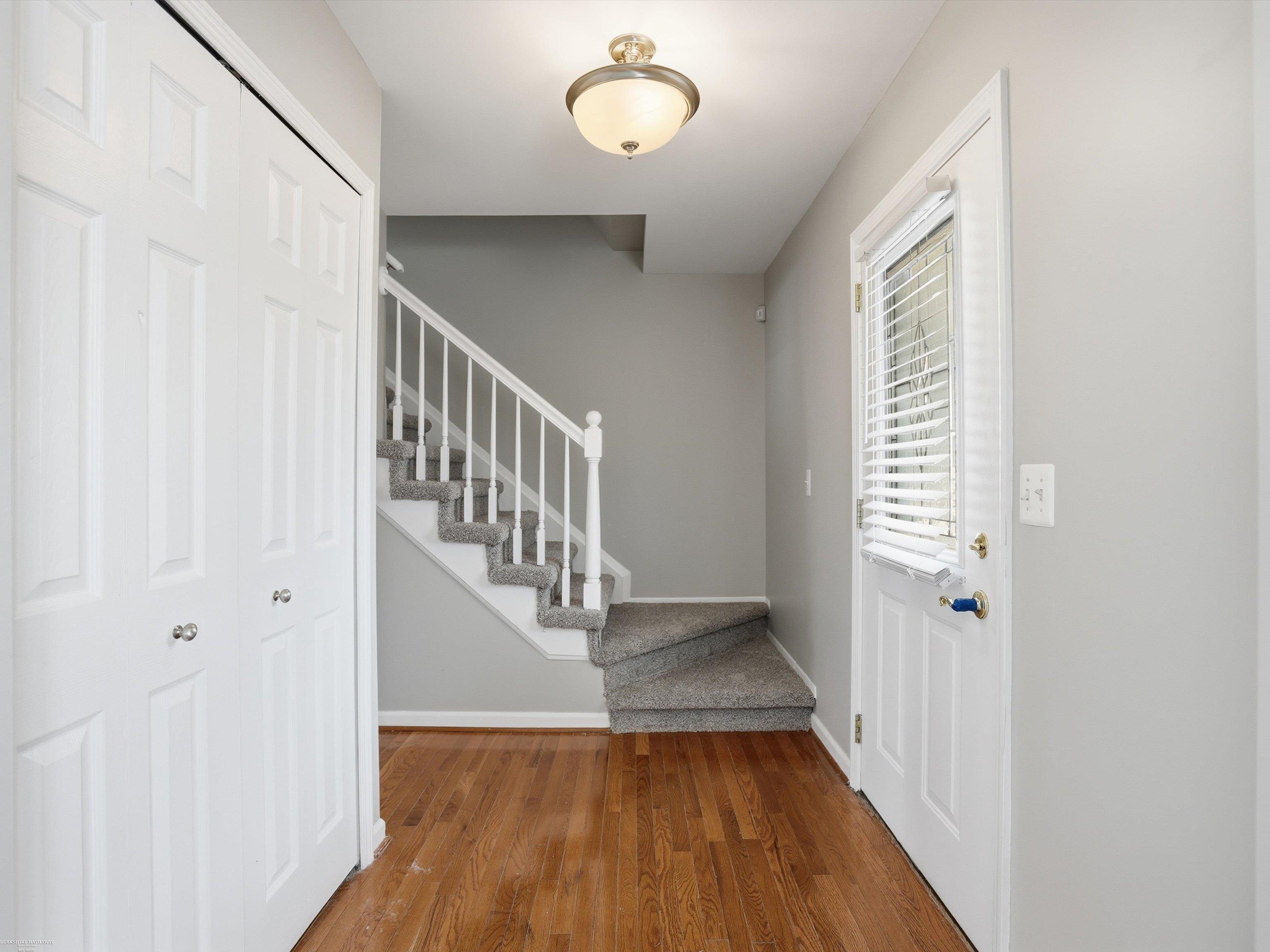 1405 Shaker Street Troy, MI 48083 - Photo 9 of 51 50205374-f62c8217-750f-4715-9447-af80416f10fd.JPG