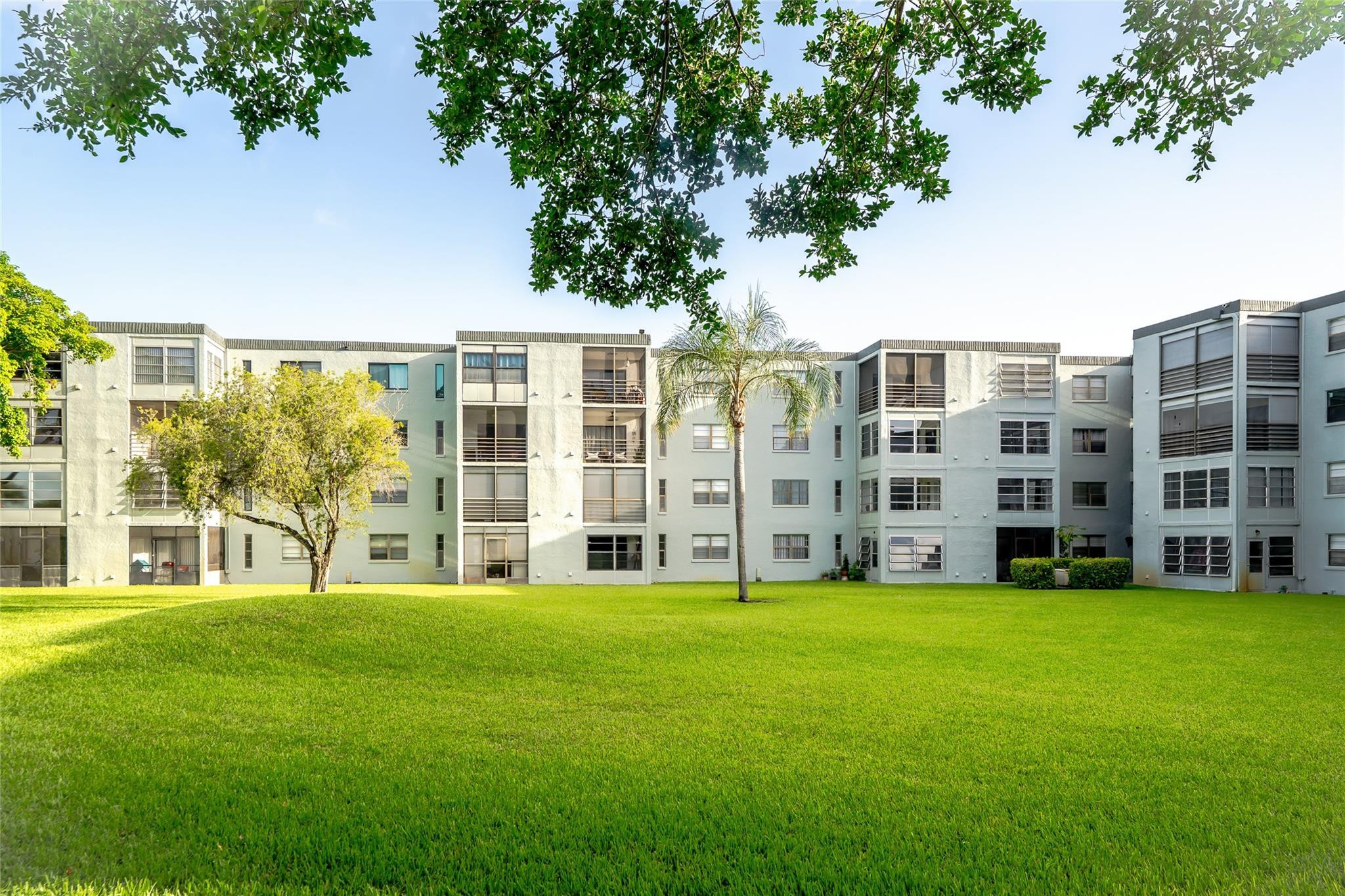 9440 Southwest 8th Street, Unit 401 Boca Raton, FL 33428 - Photo 2 of 18 Photo 2