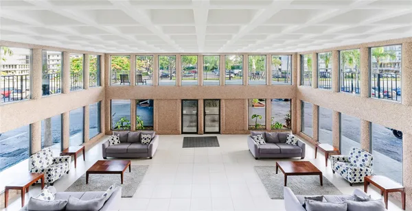 $1,950 | 9440 Southwest 8th Street, Unit 401, Boca Raton, FL 33428