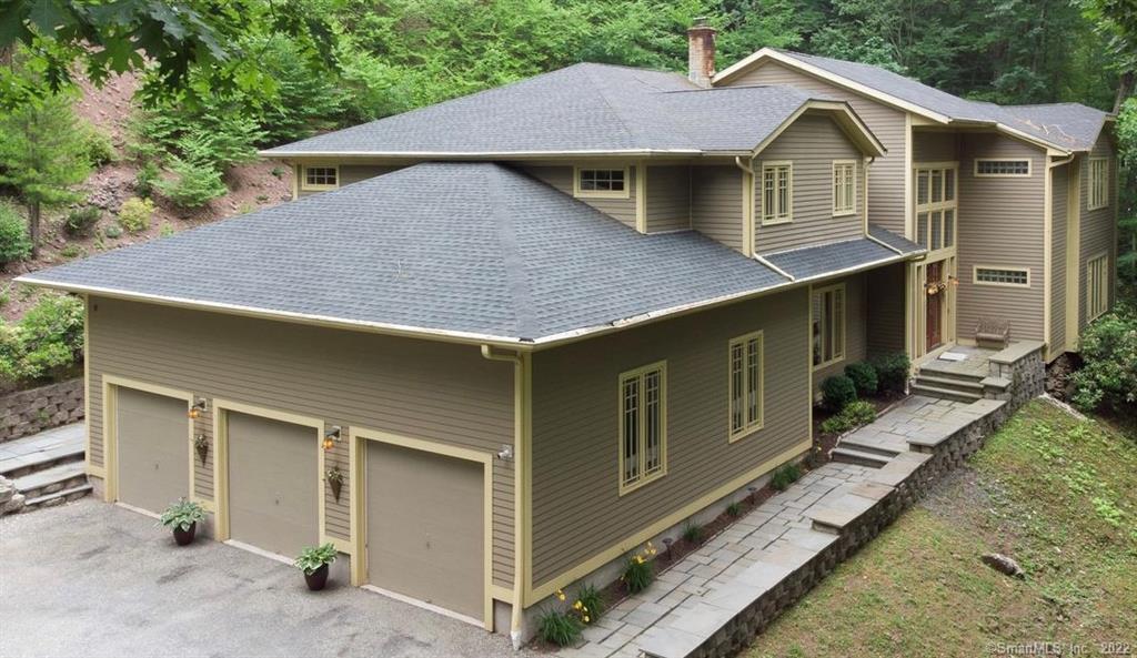 131 Washington Trail Wallingford, CT 06492 - Photo 1 of 1 a front view of house with yard