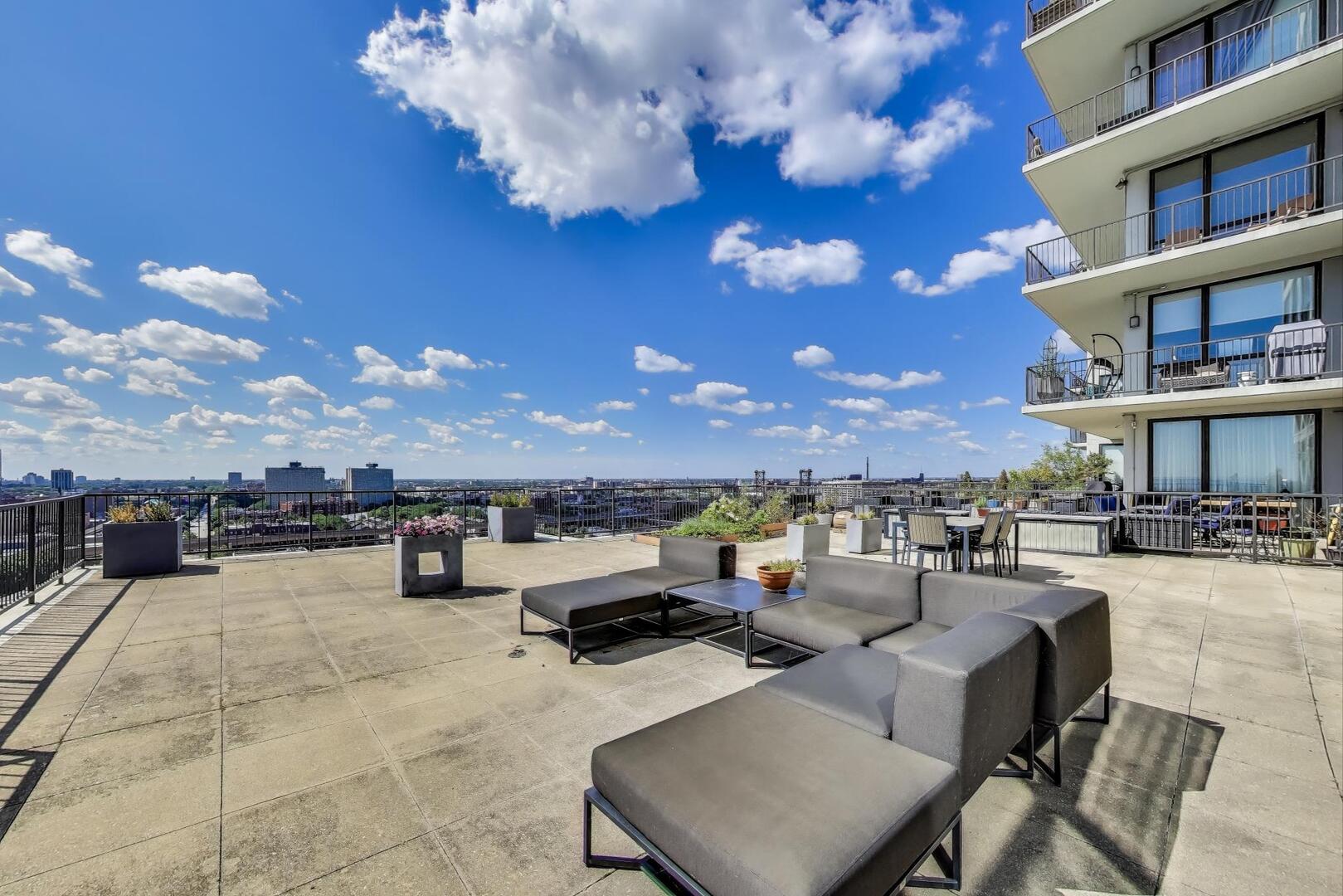 1530 South State Street, Unit 12J Chicago, IL 60605 - Photo 16 of 28 a view of a terrace with furniture