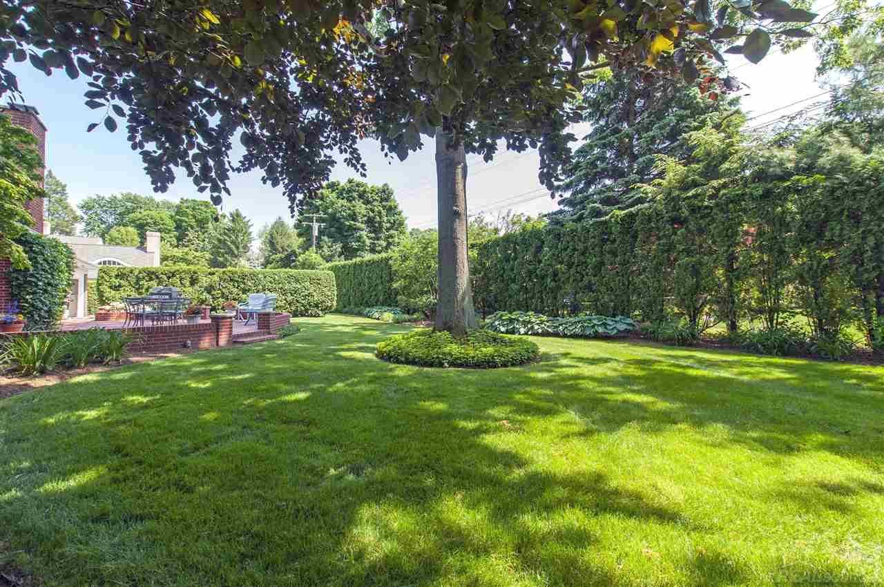 61 North Deeplands Road Grosse Pointe, MI 48236 - Photo 51 of 52 31292901-50.JPG