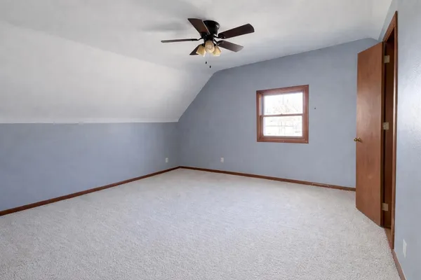 $74,900 | 46 2nd Street Northeast, Madelia, MN 56062