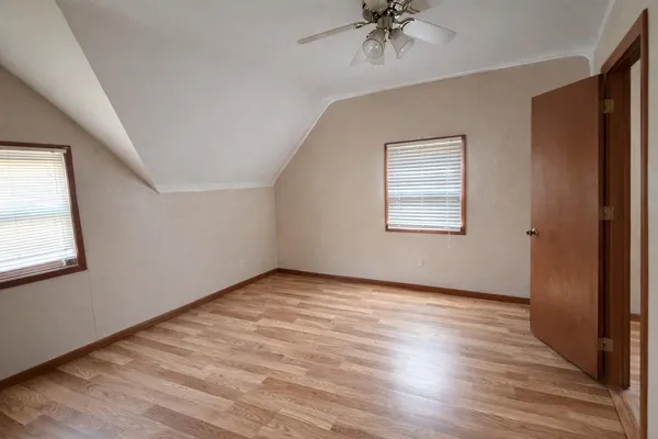 $74,900 | 46 2nd Street Northeast, Madelia, MN 56062