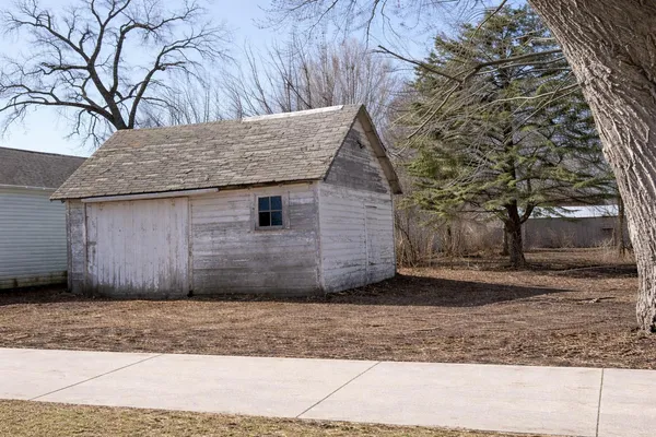 $74,900 | 46 2nd Street Northeast, Madelia, MN 56062