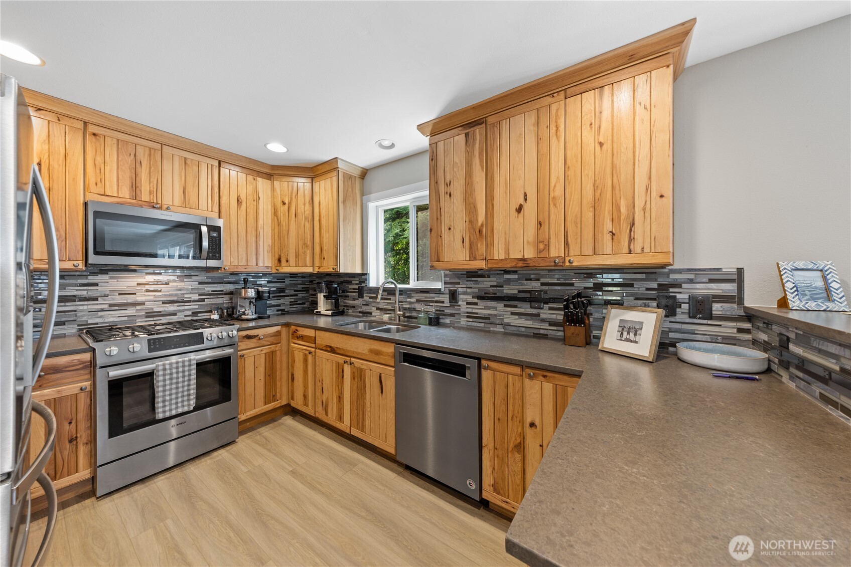 2702 Shannon Point Road Anacortes, WA 98221 - Photo 9 of 40 Gallery Image 9